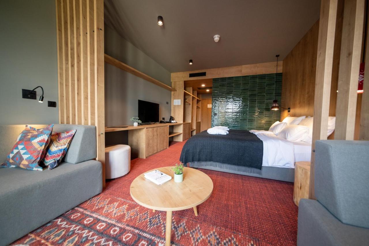Hotel Nomad Б'єлашница Екстер'єр фото