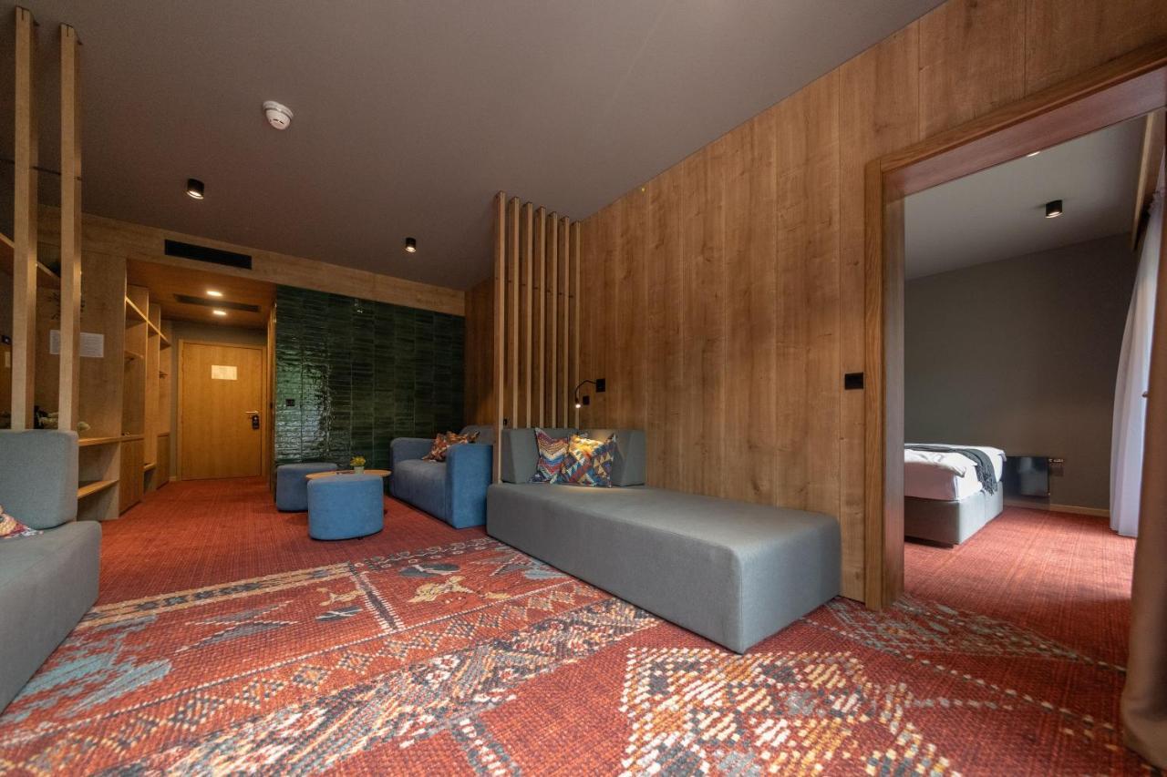 Hotel Nomad Б'єлашница Екстер'єр фото