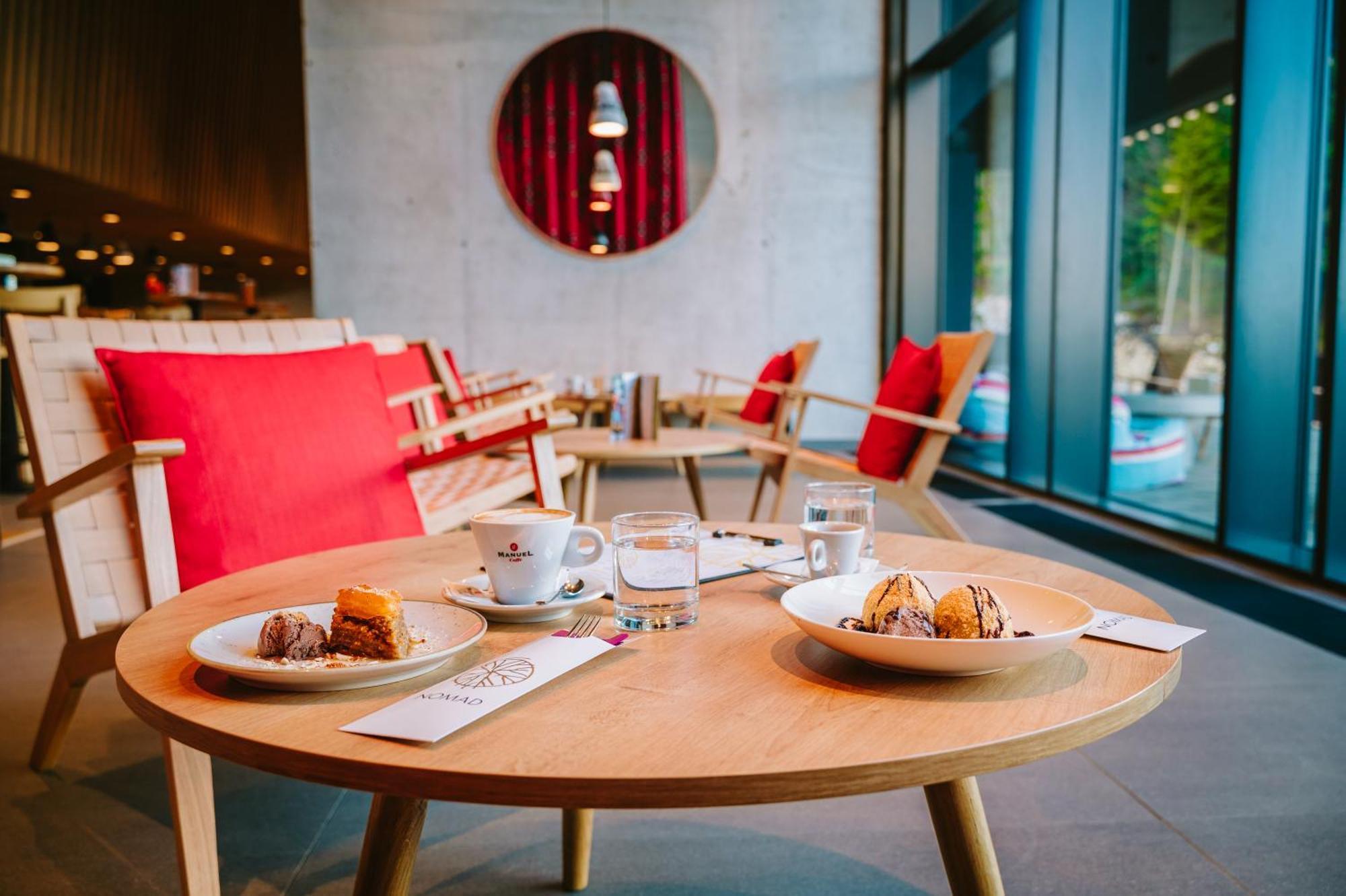 Hotel Nomad Б'єлашница Екстер'єр фото