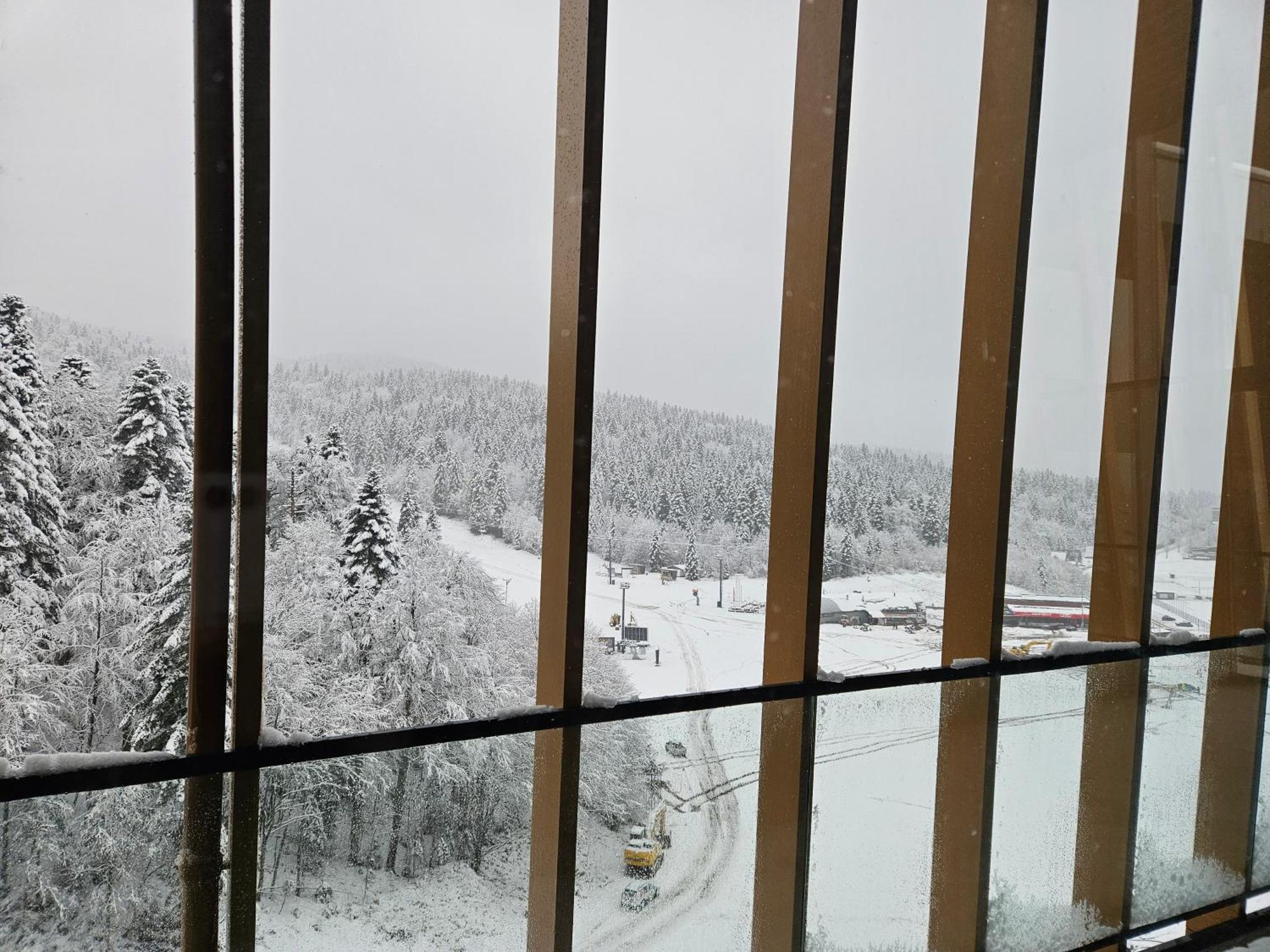 Hotel Nomad Б'єлашница Екстер'єр фото