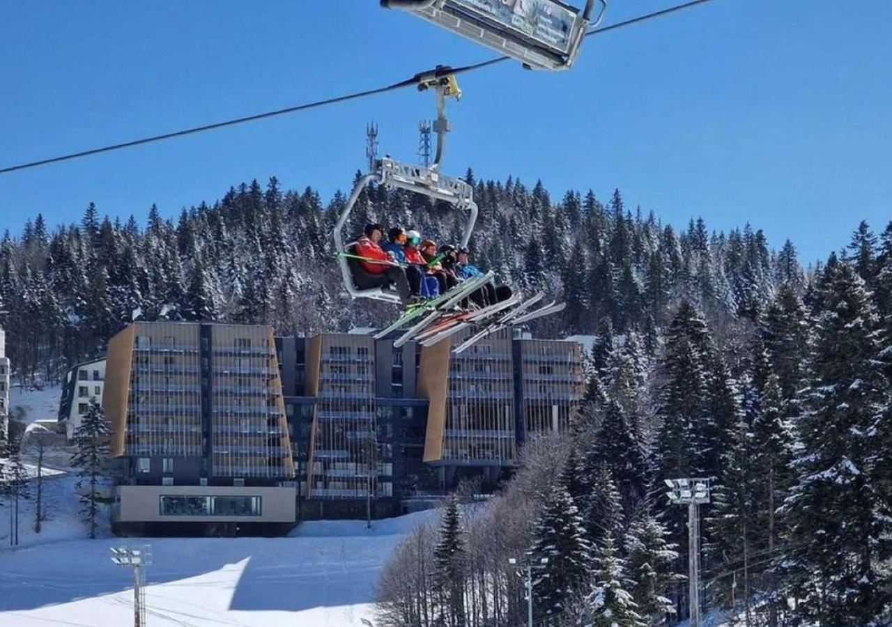 Hotel Nomad Б'єлашница Екстер'єр фото